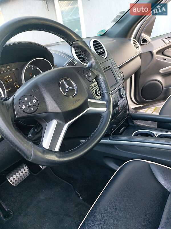 Позашляховик / Кросовер Mercedes-Benz M-Class 2010 в Ужгороді