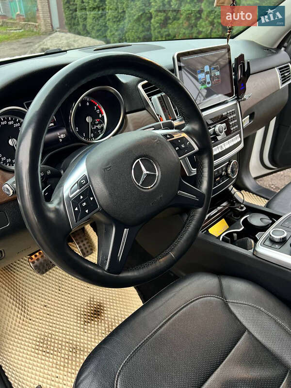 Позашляховик / Кросовер Mercedes-Benz M-Class 2014 в Києві