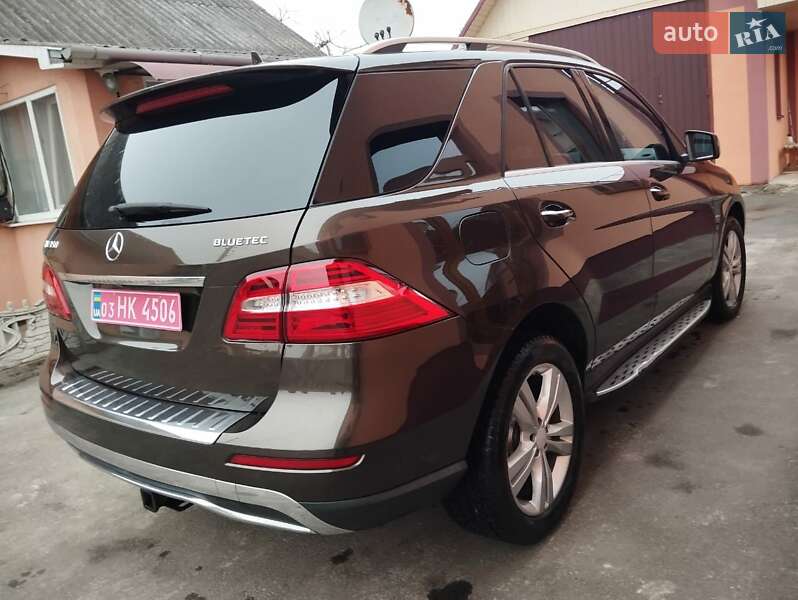Внедорожник / Кроссовер Mercedes-Benz M-Class 2012 в Дубно