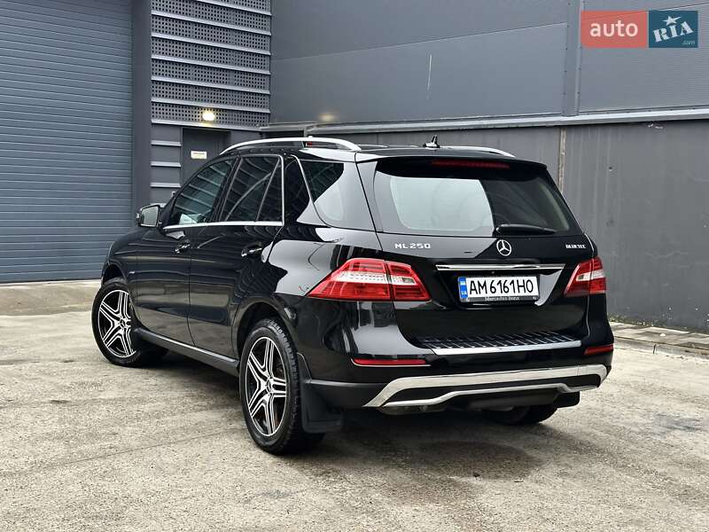 Позашляховик / Кросовер Mercedes-Benz M-Class 2012 в Києві фото 16 Позашляховик / Кросовер Mercedes-Benz M-Class 2012 в Києві