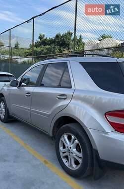 Позашляховик / Кросовер Mercedes-Benz M-Class 2006 в Чернівцях