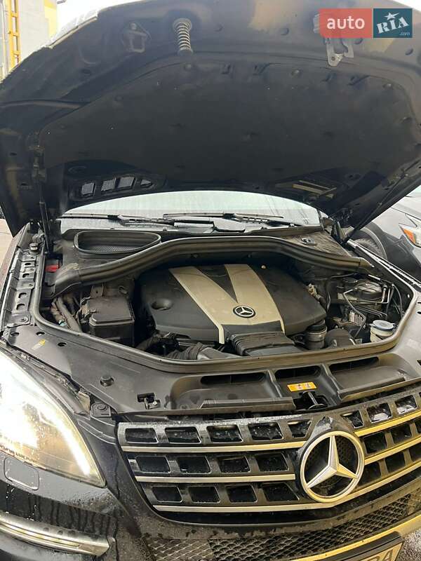 Внедорожник / Кроссовер Mercedes-Benz M-Class 2013 в Харькове