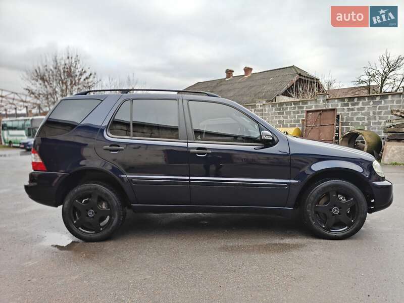 Внедорожник / Кроссовер Mercedes-Benz M-Class 2004 в Калуше