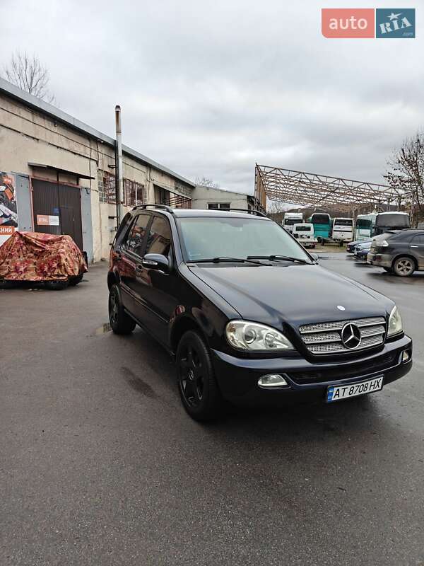 Внедорожник / Кроссовер Mercedes-Benz M-Class 2004 в Калуше