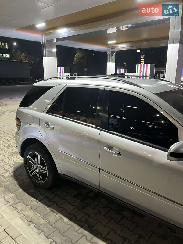 Позашляховик / Кросовер Mercedes-Benz M-Class 2006 в Дубовому