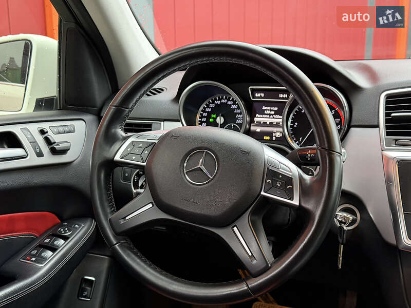 Позашляховик / Кросовер Mercedes-Benz M-Class 2013 в Києві
