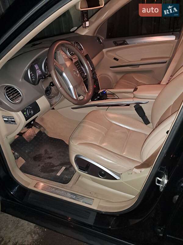 Внедорожник / Кроссовер Mercedes-Benz M-Class 2009 в Черновцах