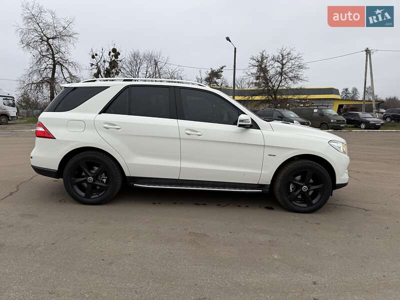 Внедорожник / Кроссовер Mercedes-Benz M-Class 2012 в Изюме фото 3 Внедорожник / Кроссовер Mercedes-Benz M-Class 2012 в Изюме