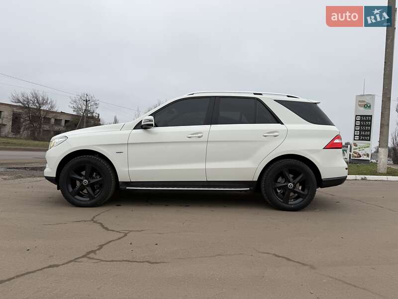 Внедорожник / Кроссовер Mercedes-Benz M-Class 2012 в Изюме фото 4 Внедорожник / Кроссовер Mercedes-Benz M-Class 2012 в Изюме