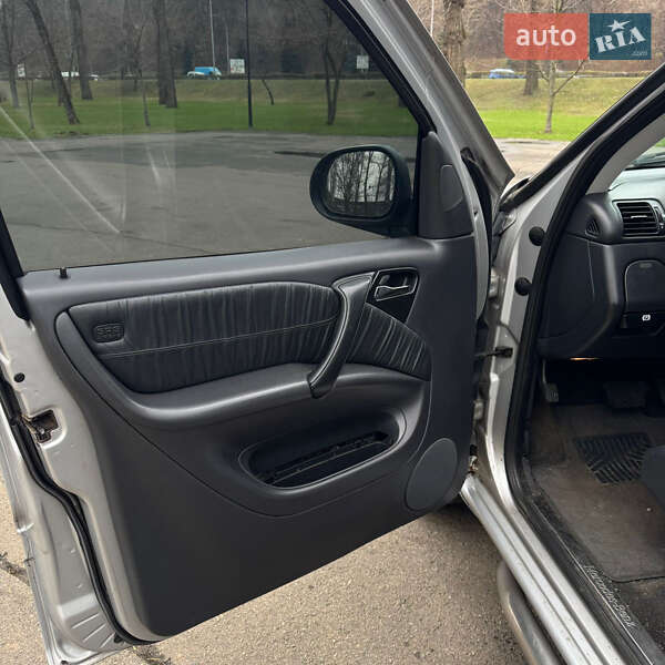 Внедорожник / Кроссовер Mercedes-Benz M-Class 2001 в Киеве