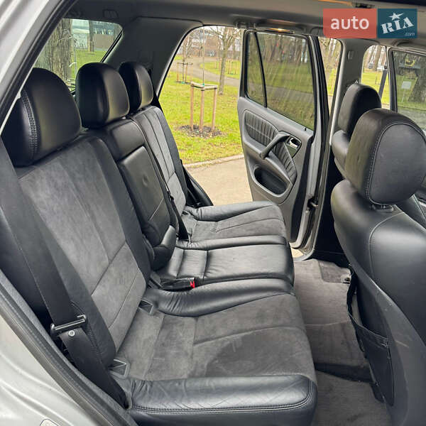 Внедорожник / Кроссовер Mercedes-Benz M-Class 2001 в Киеве