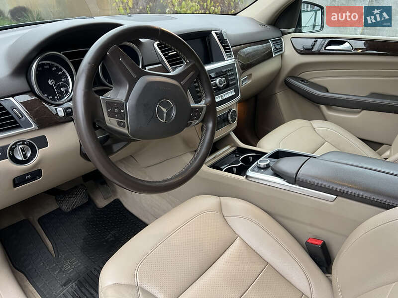 Внедорожник / Кроссовер Mercedes-Benz M-Class 2015 в Киеве