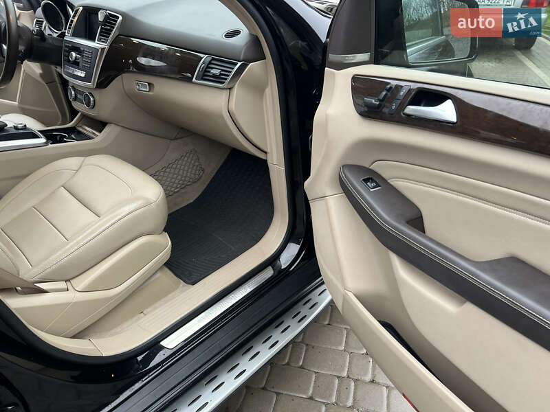 Внедорожник / Кроссовер Mercedes-Benz M-Class 2015 в Киеве