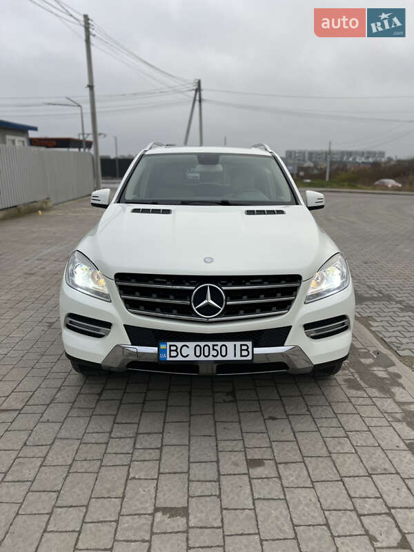 Mercedes-Benz M-Class 2012 Mercedes-Benz M-Class 2012