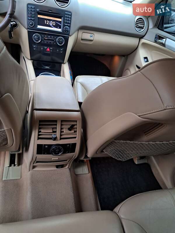 Позашляховик / Кросовер Mercedes-Benz M-Class 2009 в Чернівцях фото 5 Позашляховик / Кросовер Mercedes-Benz M-Class 2009 в Чернівцях