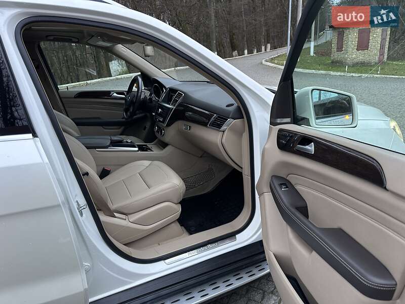 Внедорожник / Кроссовер Mercedes-Benz M-Class 2013 в Черновцах