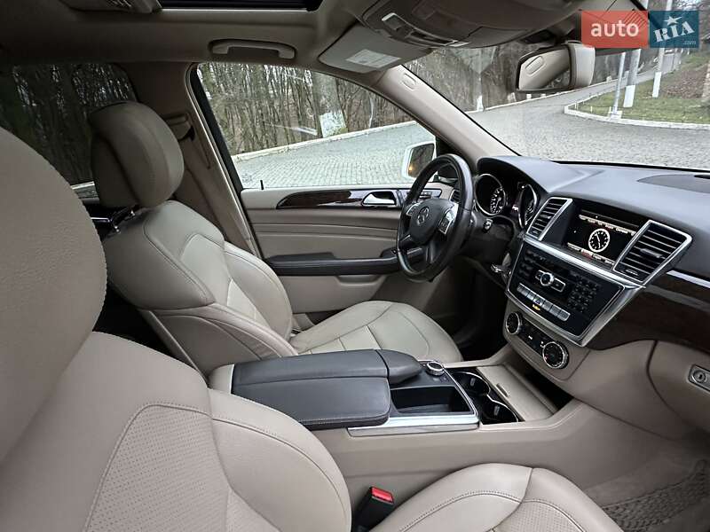 Внедорожник / Кроссовер Mercedes-Benz M-Class 2013 в Черновцах