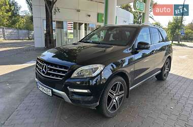 Внедорожник / Кроссовер Mercedes-Benz M-Class 2012 в Киеве