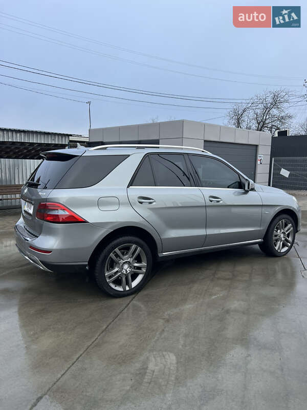 Внедорожник / Кроссовер Mercedes-Benz M-Class 2012 в Белой Церкви фото 11 Внедорожник / Кроссовер Mercedes-Benz M-Class 2012 в Белой Церкви