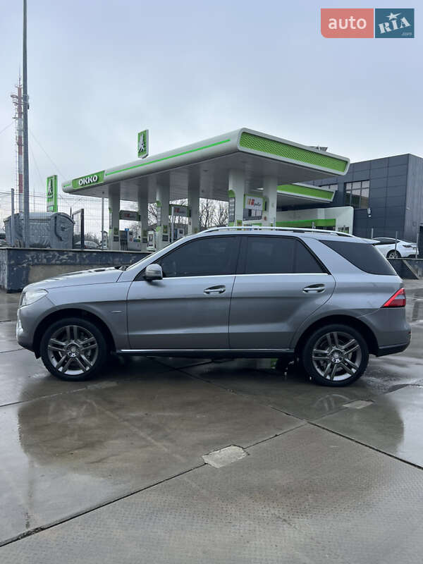 Внедорожник / Кроссовер Mercedes-Benz M-Class 2012 в Белой Церкви фото 19 Внедорожник / Кроссовер Mercedes-Benz M-Class 2012 в Белой Церкви