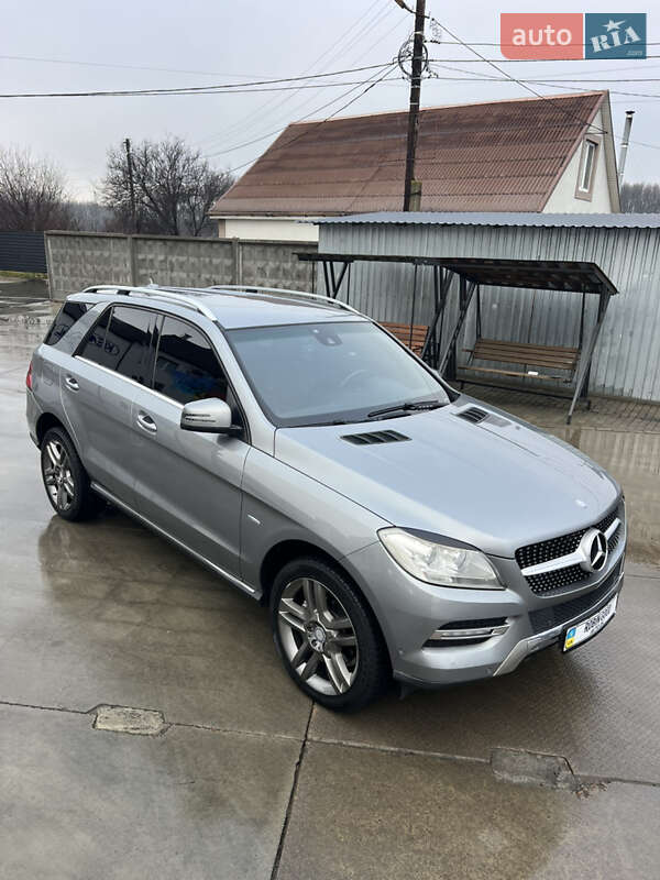Внедорожник / Кроссовер Mercedes-Benz M-Class 2012 в Белой Церкви фото 40 Внедорожник / Кроссовер Mercedes-Benz M-Class 2012 в Белой Церкви