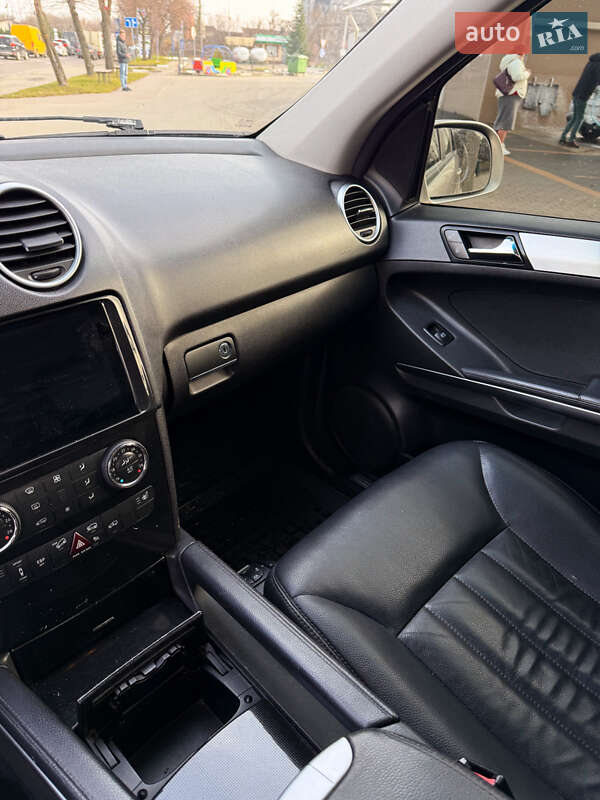 Внедорожник / Кроссовер Mercedes-Benz M-Class 2006 в Ивано-Франковске фото 21 Внедорожник / Кроссовер Mercedes-Benz M-Class 2006 в Ивано-Франковске