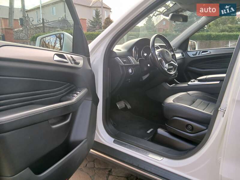 Позашляховик / Кросовер Mercedes-Benz M-Class 2012 в Южному