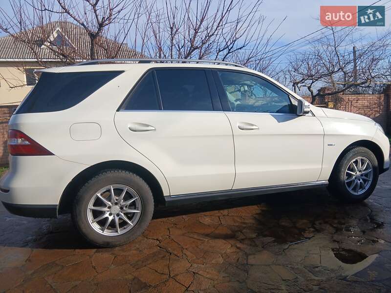 Mercedes-Benz M-Class 2012