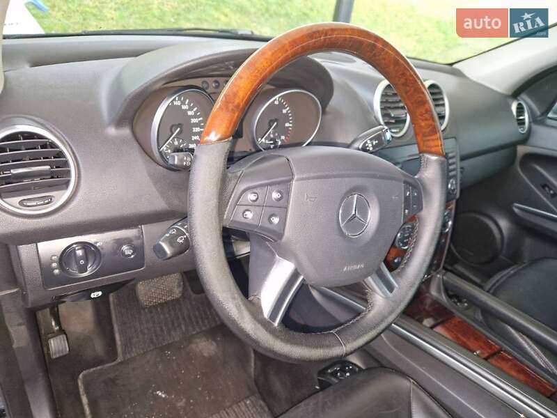 Внедорожник / Кроссовер Mercedes-Benz M-Class 2006 в Днепре