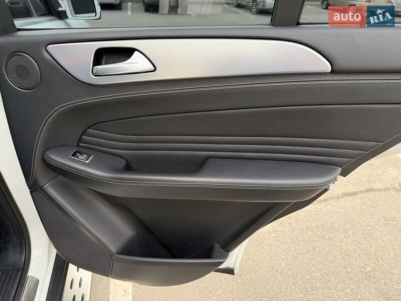 Внедорожник / Кроссовер Mercedes-Benz M-Class 2013 в Днепре фото 19 Внедорожник / Кроссовер Mercedes-Benz M-Class 2013 в Днепре