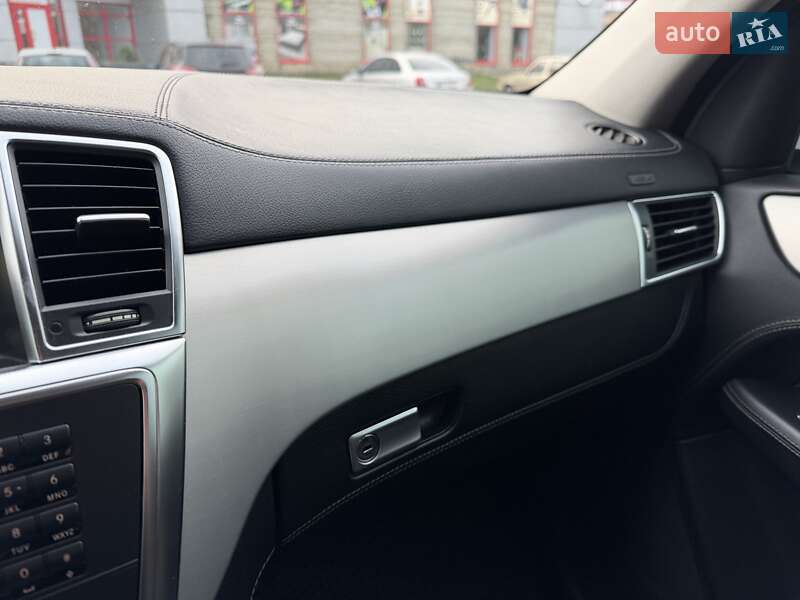 Внедорожник / Кроссовер Mercedes-Benz M-Class 2013 в Днепре фото 34 Внедорожник / Кроссовер Mercedes-Benz M-Class 2013 в Днепре