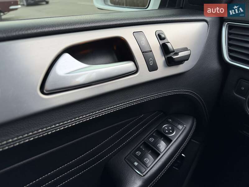 Внедорожник / Кроссовер Mercedes-Benz M-Class 2013 в Днепре фото 38 Внедорожник / Кроссовер Mercedes-Benz M-Class 2013 в Днепре