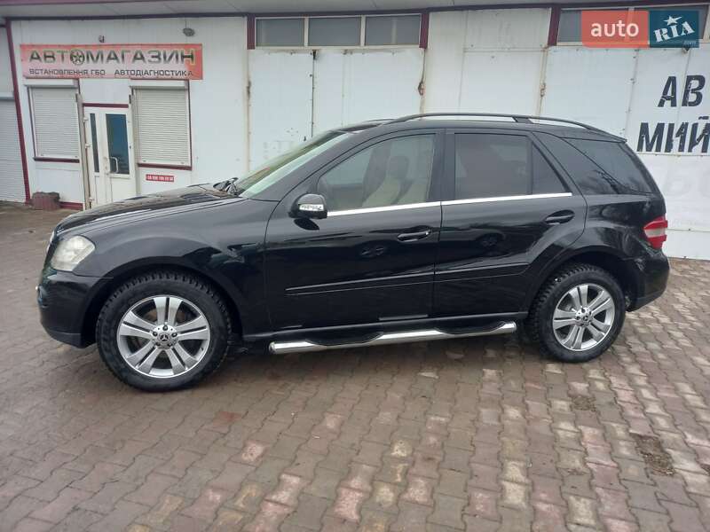 Внедорожник / Кроссовер Mercedes-Benz M-Class 2006 в Теофиполе