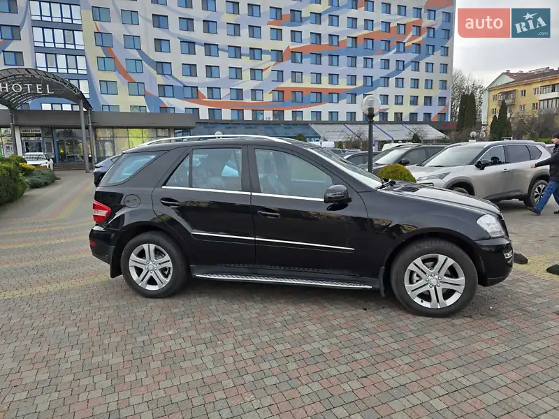 Mercedes-Benz M-Class 2011
