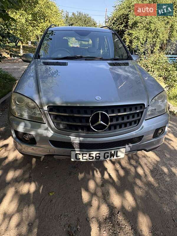 Mercedes-Benz M-Class 2006 Mercedes-Benz M-Class 2006