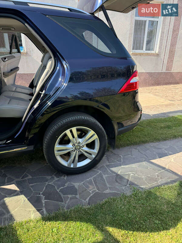 Внедорожник / Кроссовер Mercedes-Benz M-Class 2014 в Бродах