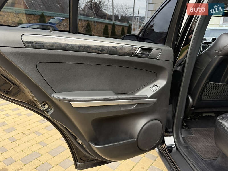 Внедорожник / Кроссовер Mercedes-Benz M-Class 2006 в Могилев-Подольске фото 10 Внедорожник / Кроссовер Mercedes-Benz M-Class 2006 в Могилев-Подольске