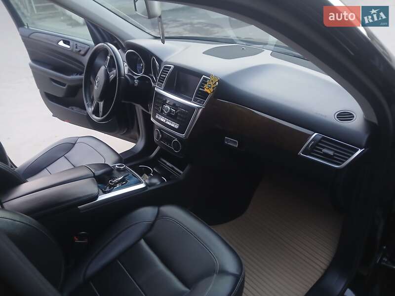 Внедорожник / Кроссовер Mercedes-Benz M-Class 2012 в Хмельницком