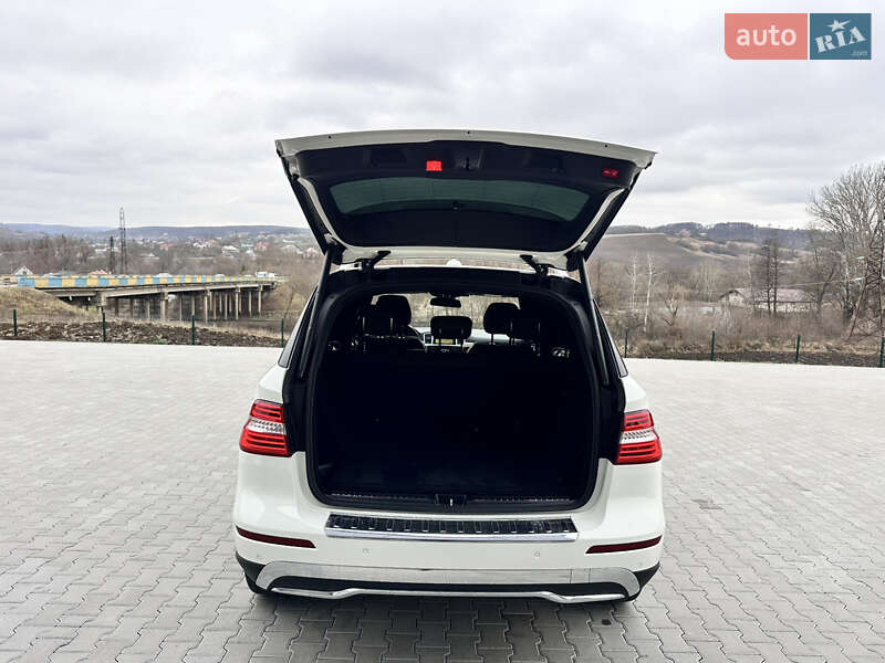 Внедорожник / Кроссовер Mercedes-Benz M-Class 2012 в Черновцах