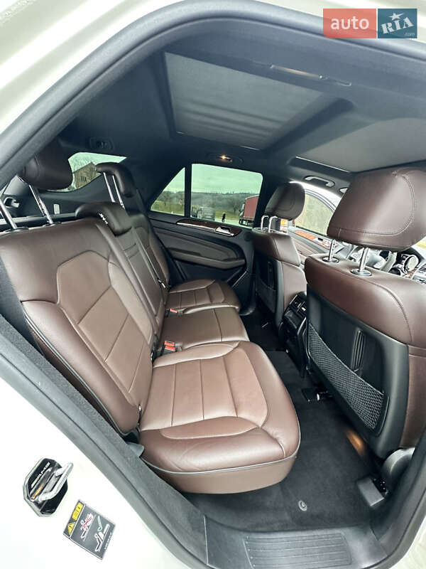 Внедорожник / Кроссовер Mercedes-Benz M-Class 2012 в Черновцах