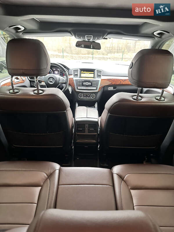 Внедорожник / Кроссовер Mercedes-Benz M-Class 2012 в Черновцах