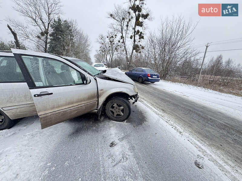 Внедорожник / Кроссовер Mercedes-Benz M-Class 2000 в Киеве фото 6 Внедорожник / Кроссовер Mercedes-Benz M-Class 2000 в Киеве