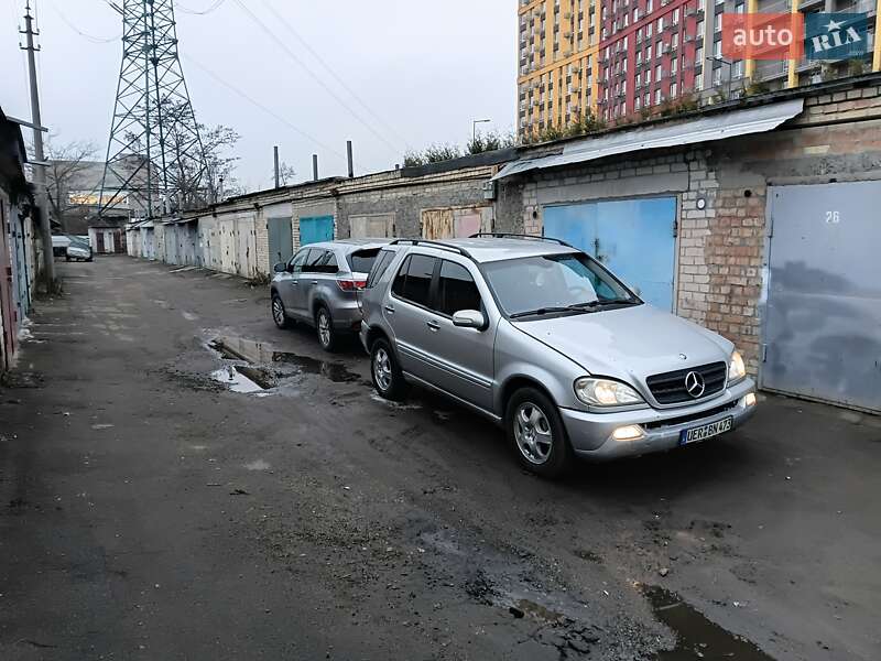 Mercedes-Benz M-Class 2003 Mercedes-Benz M-Class 2003