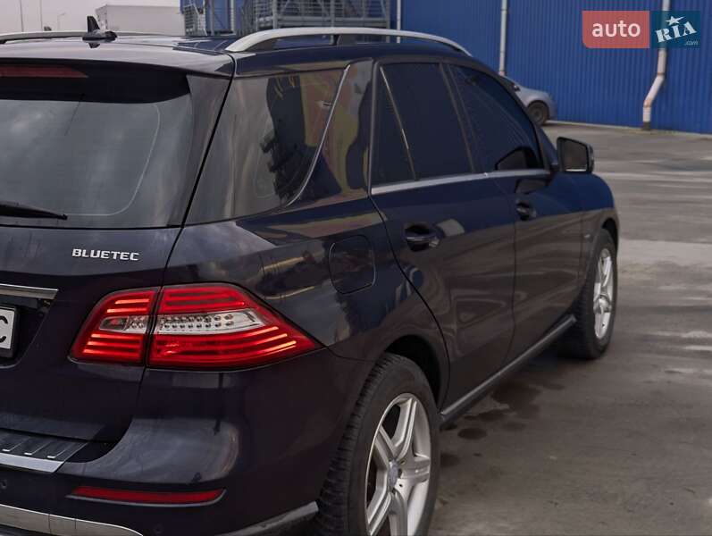 Позашляховик / Кросовер Mercedes-Benz M-Class 2012 в Львові