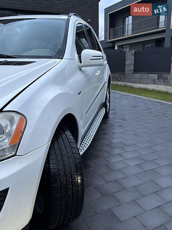 Внедорожник / Кроссовер Mercedes-Benz M-Class 2010 в Львове