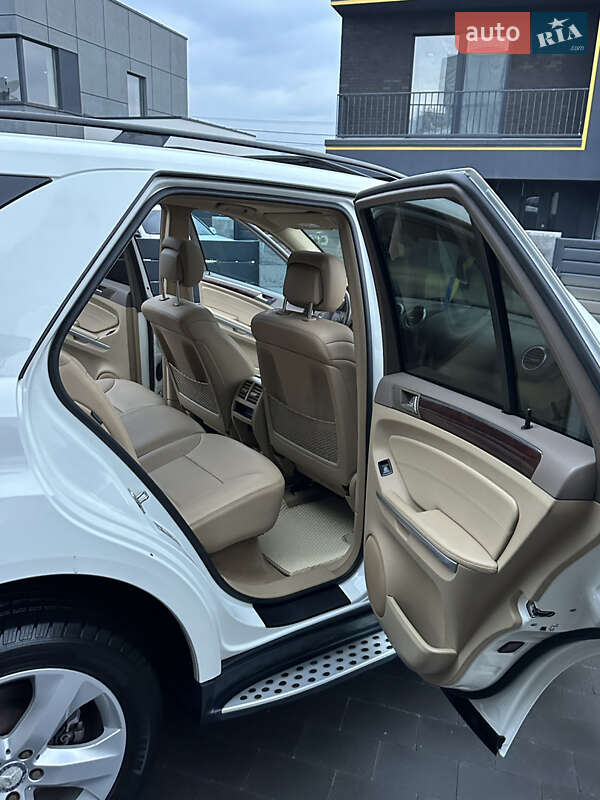 Внедорожник / Кроссовер Mercedes-Benz M-Class 2010 в Львове