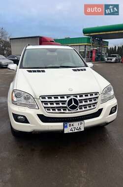 Позашляховик / Кросовер Mercedes-Benz M-Class 2010 в Рівному