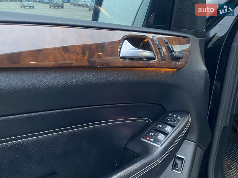 Внедорожник / Кроссовер Mercedes-Benz M-Class 2012 в Каменец-Подольском