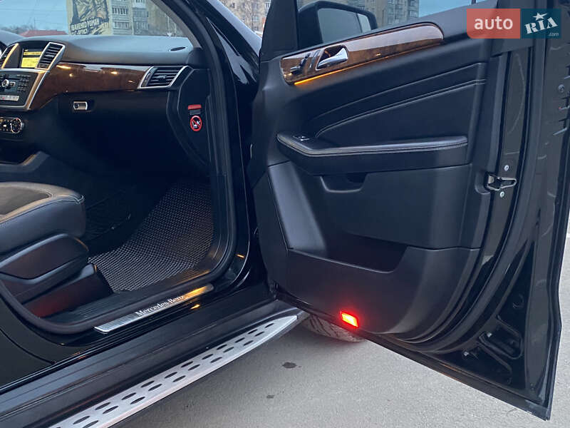 Внедорожник / Кроссовер Mercedes-Benz M-Class 2012 в Каменец-Подольском