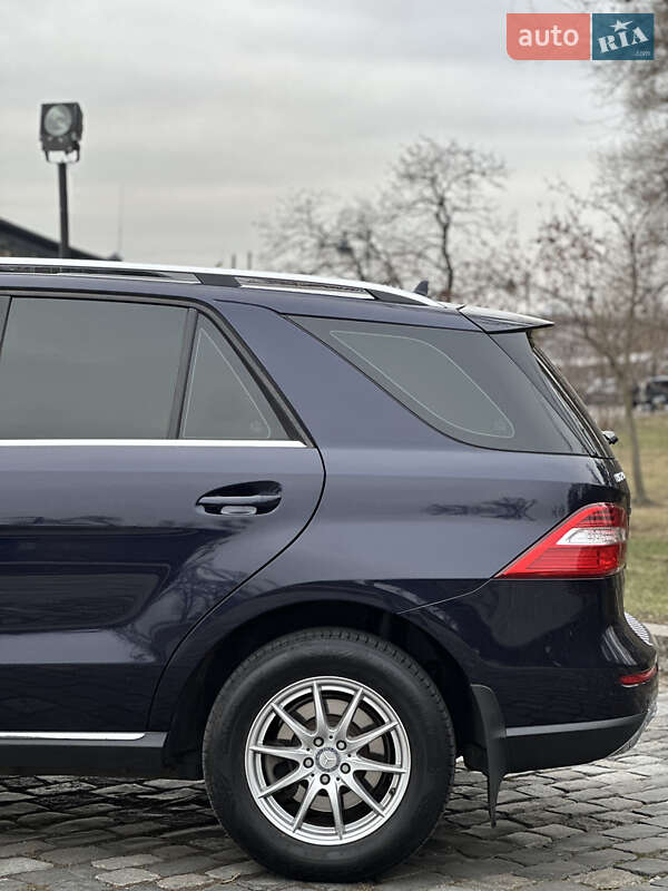 Внедорожник / Кроссовер Mercedes-Benz M-Class 2012 в Киеве фото 20 Внедорожник / Кроссовер Mercedes-Benz M-Class 2012 в Киеве